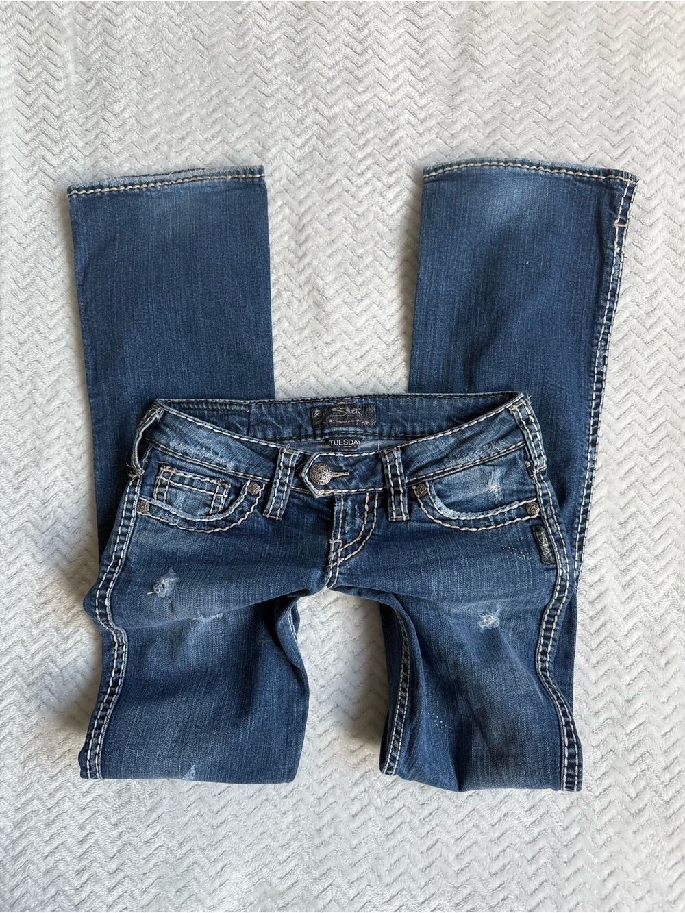 2000s Distressed Low Rise Bootcut Silver Jeans Size 26